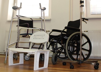 Půjčovna kompenzačních pomůcek: praktická pomoc po celý rok